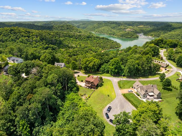 480 Seaton Dr, Smithville, TN 37166