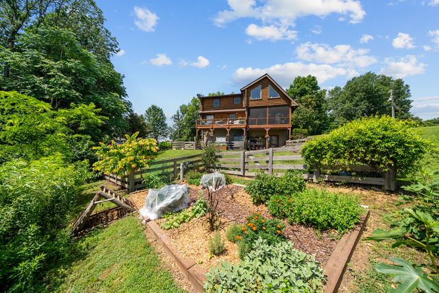 480 Seaton Dr, Smithville, TN 37166