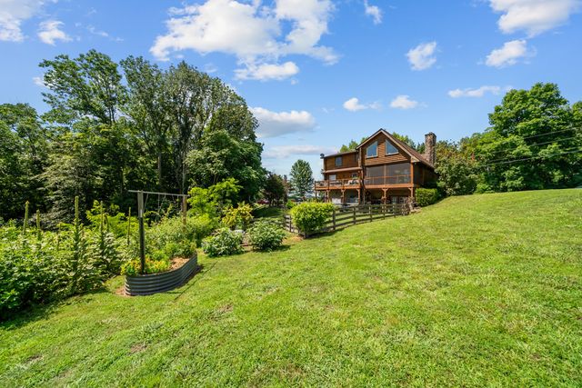 480 Seaton Dr, Smithville, TN 37166