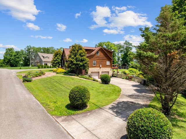 480 Seaton Dr, Smithville, TN 37166