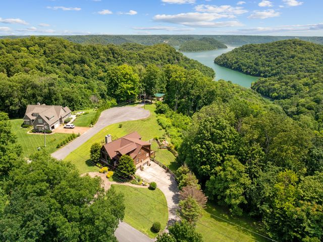 480 Seaton Dr, Smithville, TN 37166