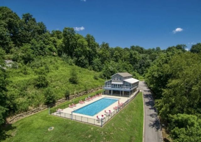 480 Seaton Dr, Smithville, TN 37166