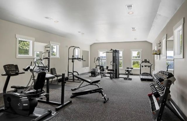 480 Seaton Dr, Smithville, TN 37166
