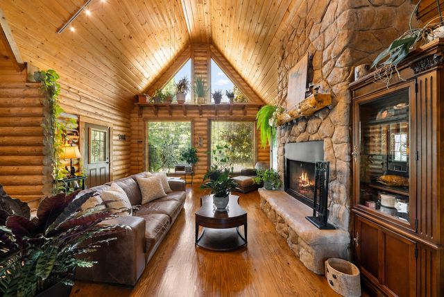 480 Seaton Dr, Smithville, TN 37166