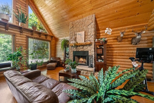 480 Seaton Dr, Smithville, TN 37166
