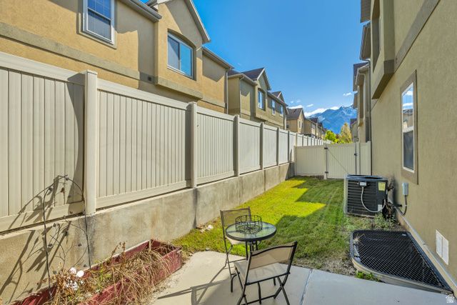 585 E WYNGATE POINTE LN, Draper, UT 84020