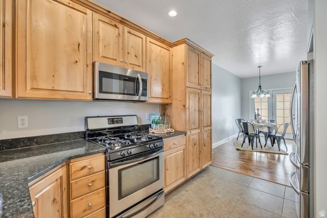 585 E WYNGATE POINTE LN, Draper, UT 84020