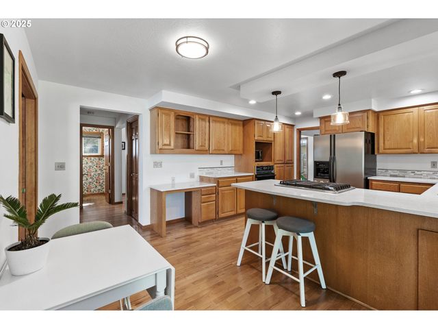 1059 CAL YOUNG Rd, Eugene, OR 97401