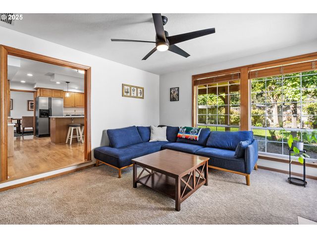 1059 CAL YOUNG Rd, Eugene, OR 97401