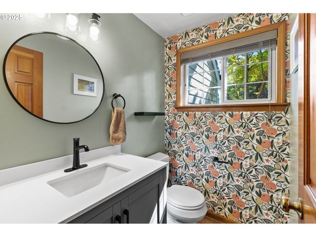 1059 CAL YOUNG Rd, Eugene, OR 97401