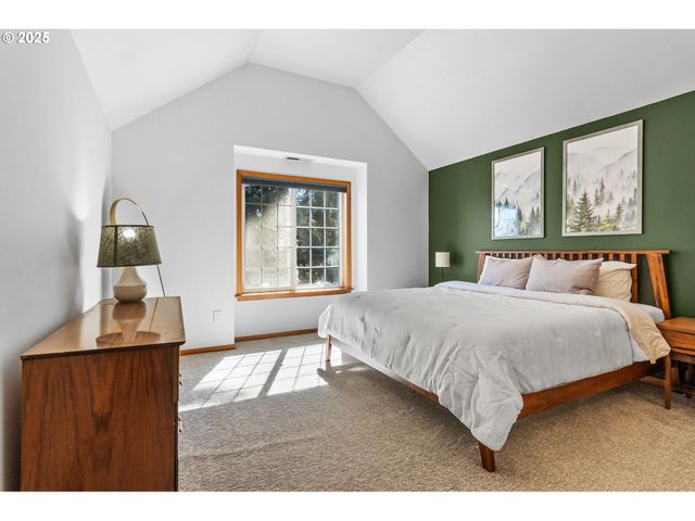 1059 CAL YOUNG Rd, Eugene, OR 97401