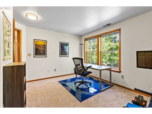 1059 CAL YOUNG Rd, Eugene, OR 97401