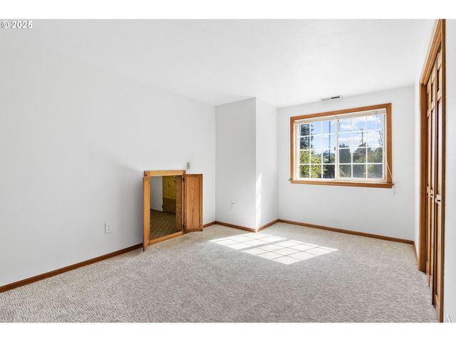 1059 CAL YOUNG Rd, Eugene, OR 97401