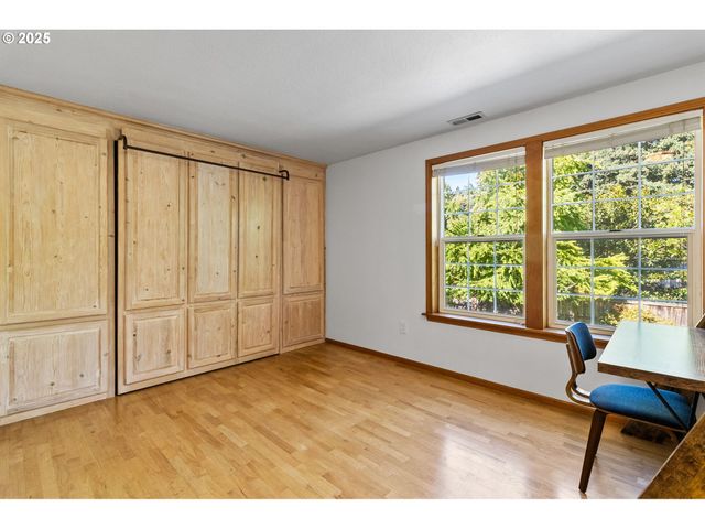 1059 CAL YOUNG Rd, Eugene, OR 97401