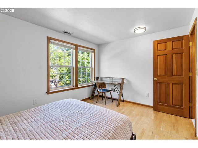 1059 CAL YOUNG Rd, Eugene, OR 97401