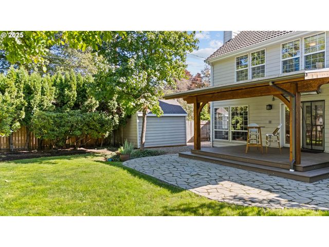 1059 CAL YOUNG Rd, Eugene, OR 97401