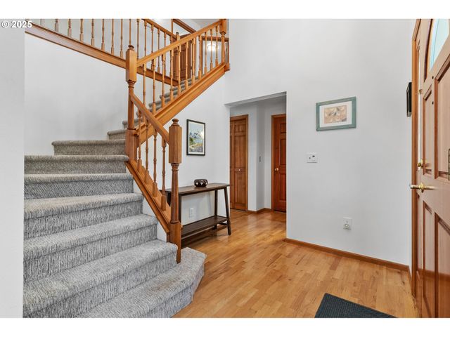 1059 CAL YOUNG Rd, Eugene, OR 97401