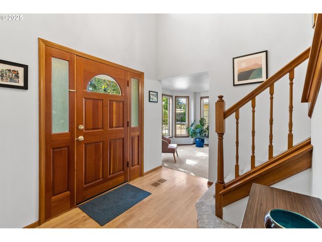 1059 CAL YOUNG Rd, Eugene, OR 97401