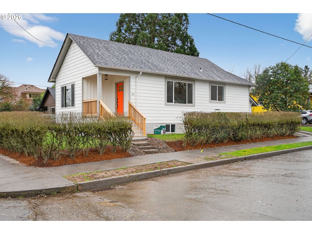 702 Ne ROSA PARKS Way, Portland, OR 97211