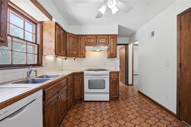 6718 Brink Street, Kansas City, MO 64152