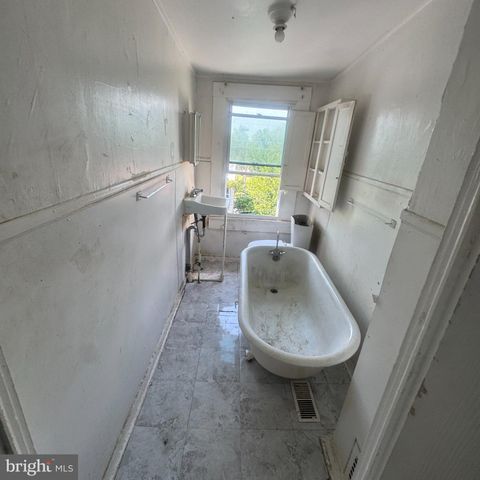 2127 HOLLINS ST, Baltimore, MD 21223