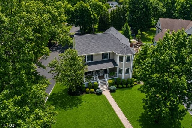 43 Chestnut St, Livingston Twp., NJ 07039