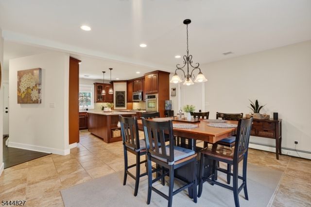 43 Chestnut St, Livingston Twp., NJ 07039
