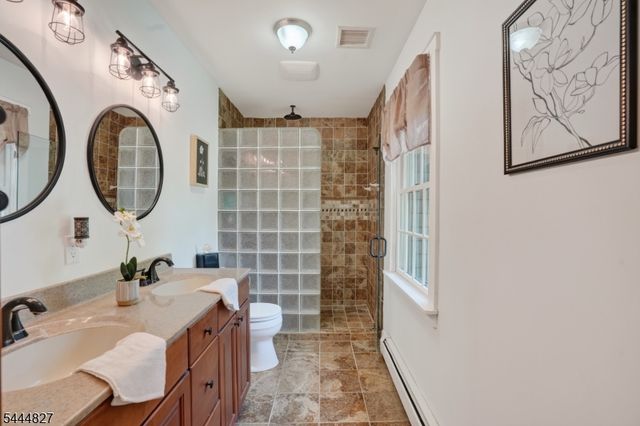 43 Chestnut St, Livingston Twp., NJ 07039