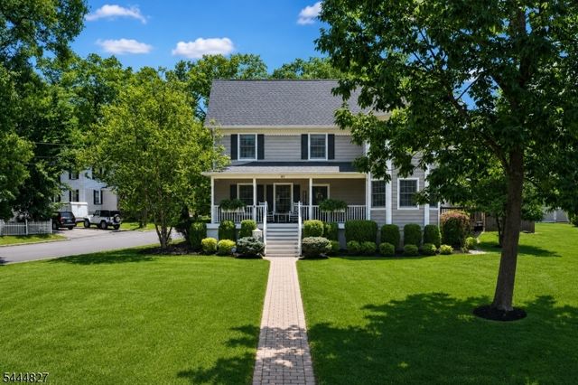43 Chestnut St, Livingston Twp., NJ 07039