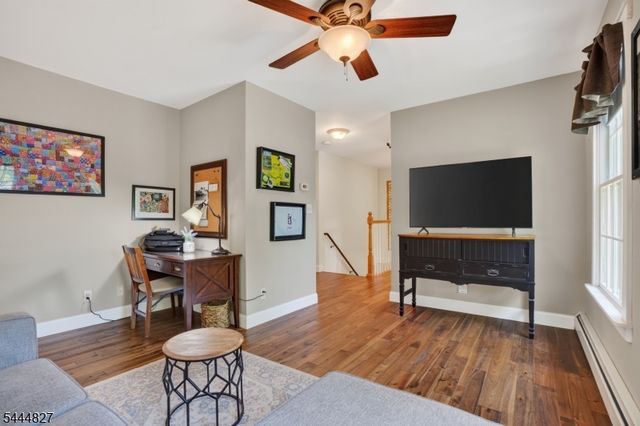 43 Chestnut St, Livingston Twp., NJ 07039
