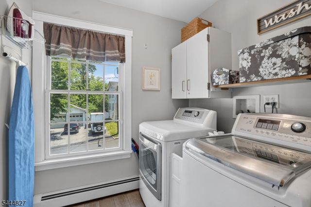 43 Chestnut St, Livingston Twp., NJ 07039