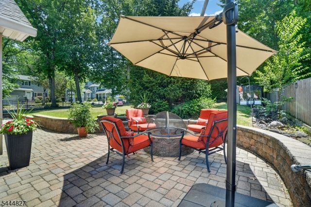 43 Chestnut St, Livingston Twp., NJ 07039