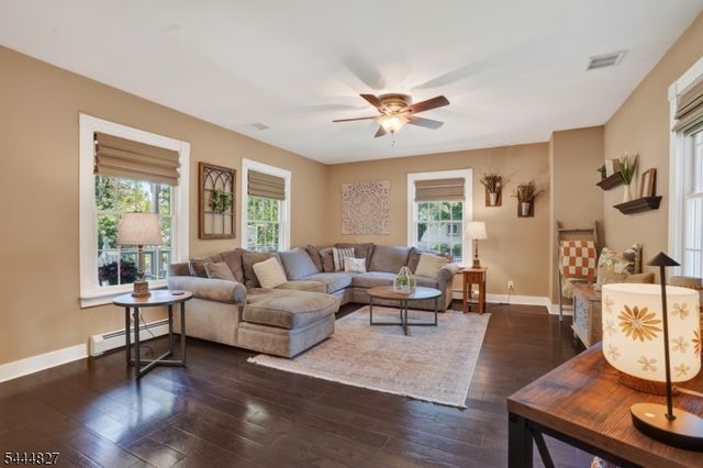 43 Chestnut St, Livingston Twp., NJ 07039
