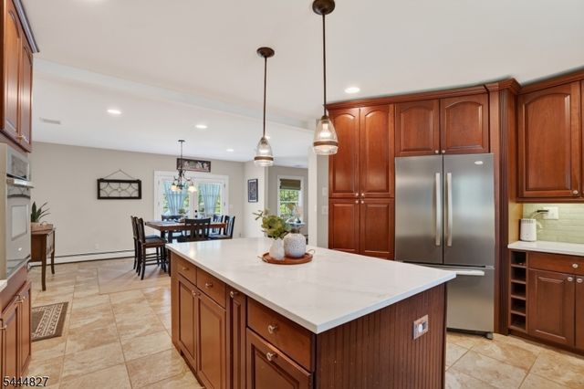 43 Chestnut St, Livingston Twp., NJ 07039