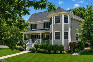 43 Chestnut St, Livingston Twp., NJ 07039