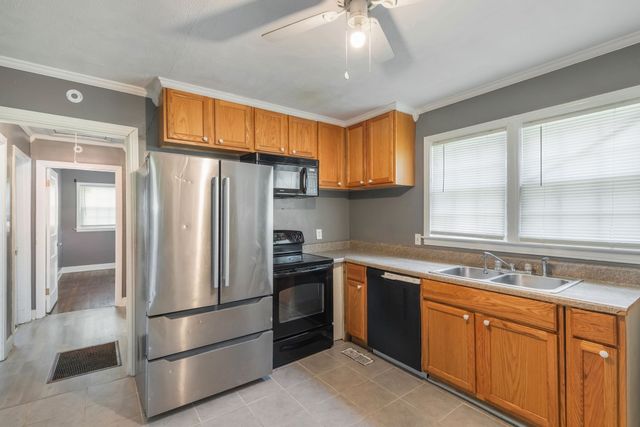 2417 Grover St, Nashville, TN 37207