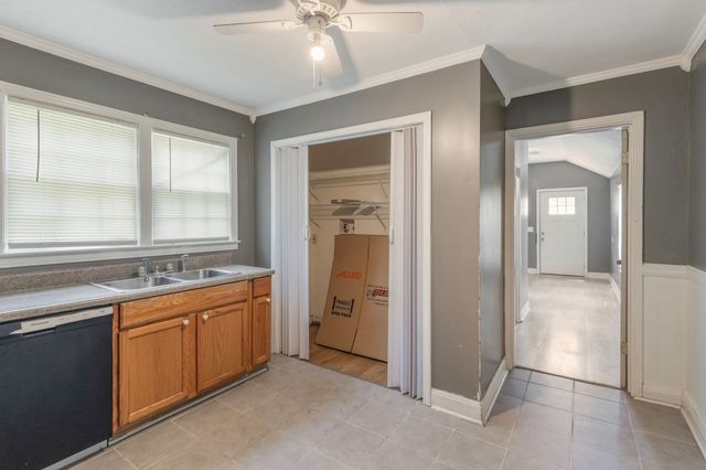 2417 Grover St, Nashville, TN 37207