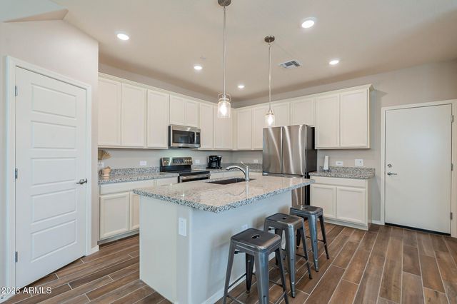 1825 E HAMPTON Lane 111, Gilbert, AZ 85295