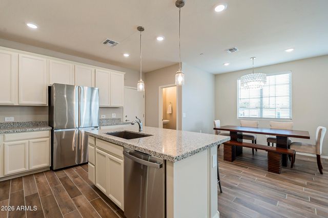 1825 E HAMPTON Lane 111, Gilbert, AZ 85295