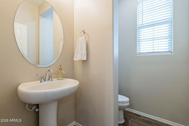 1825 E HAMPTON Lane 111, Gilbert, AZ 85295