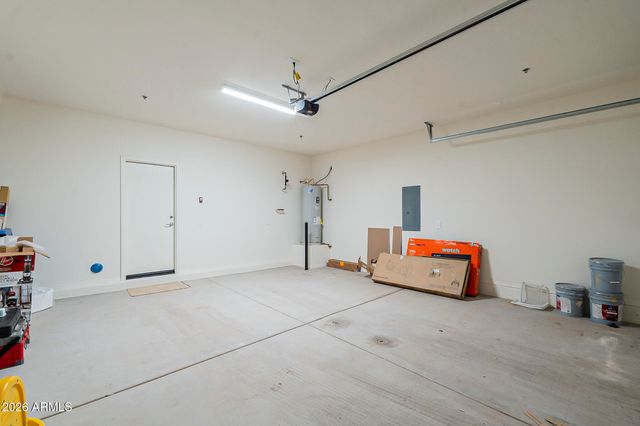 1825 E HAMPTON Lane 111, Gilbert, AZ 85295