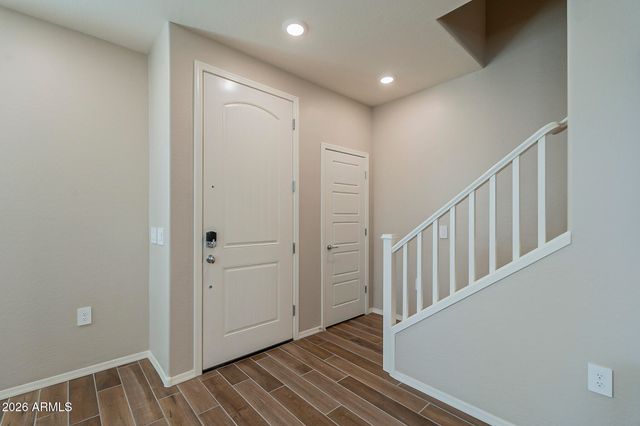 1825 E HAMPTON Lane 111, Gilbert, AZ 85295