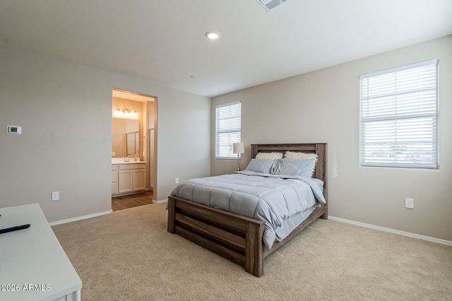 1825 E HAMPTON Lane 111, Gilbert, AZ 85295