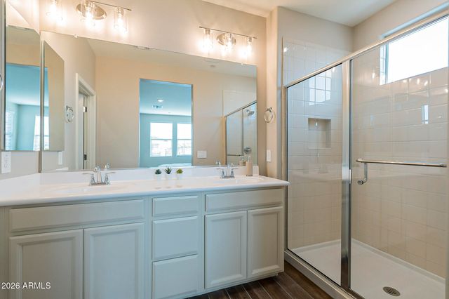 1825 E HAMPTON Lane 111, Gilbert, AZ 85295