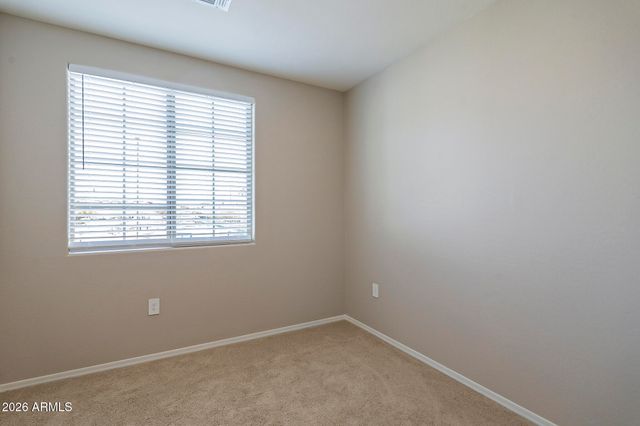 1825 E HAMPTON Lane 111, Gilbert, AZ 85295