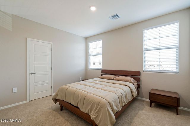 1825 E HAMPTON Lane 111, Gilbert, AZ 85295