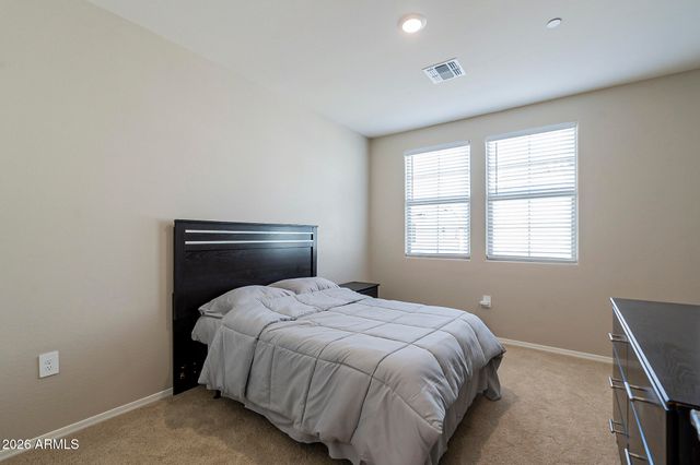 1825 E HAMPTON Lane 111, Gilbert, AZ 85295