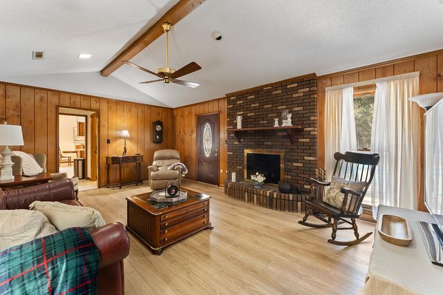 3687 Airport Road, Crestview, FL 32539