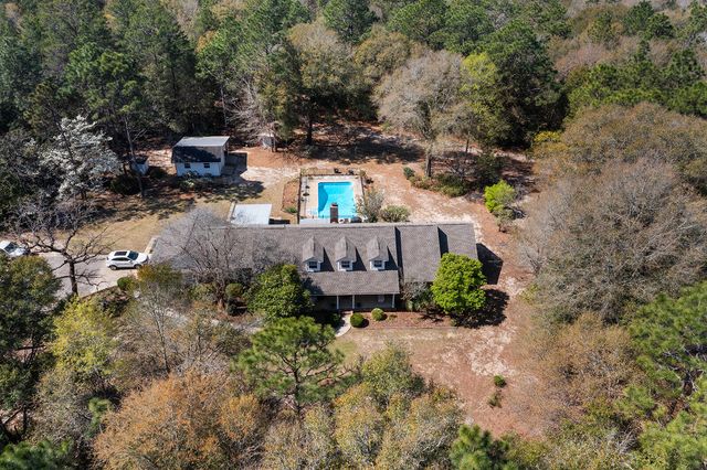 3687 Airport Road, Crestview, FL 32539