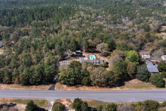 3687 Airport Road, Crestview, FL 32539